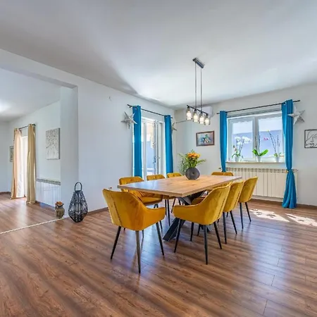 Apartment Livin Large In 700 M Vom - 1 Liznjan