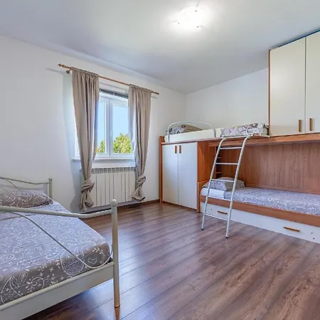 Apartment Livin Large In 700 M Vom - 1