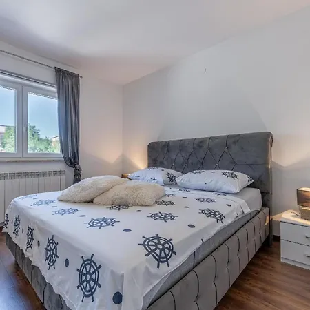 Apartment Livin Large In 700 M Vom - 1 Liznjan